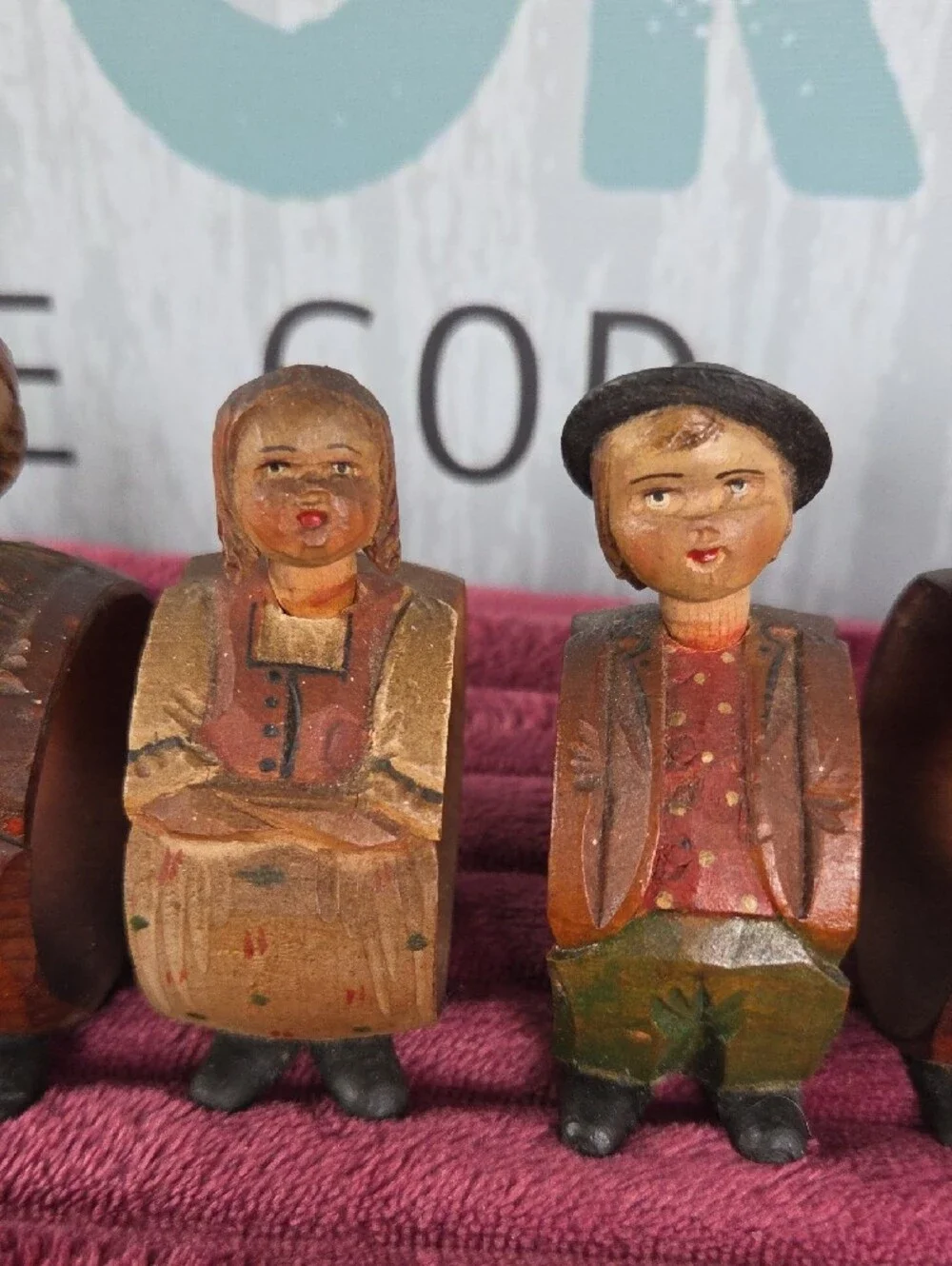 Vintage Anri Style Folk Art Wooden Handcarved Bobble Head Napkin Rings Set Of 8